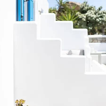 Sea & Stone Mykonos Lägenhetshotell 3*