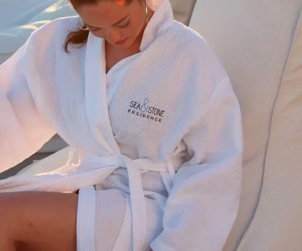 Sea & Stone Mykonos מלון דירות 4*